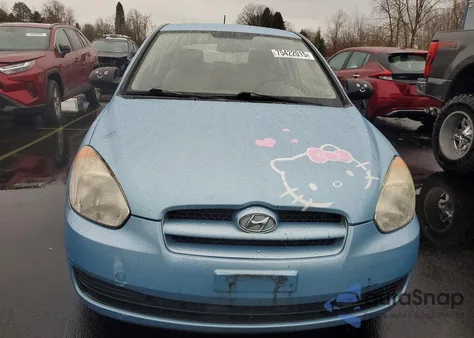 2008 Hyundai Accent Gs z USA, uszkodzony, nr VIN KMHCM36C48U086451